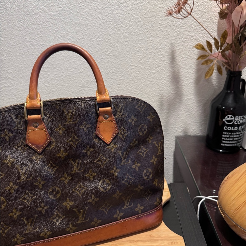 Louis Vuitton Alma